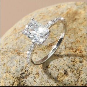 Stunning 4 CT Silver Cubic Zirconia Ring